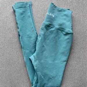 NWOT Alphalete Revival Leggings in Seafoam